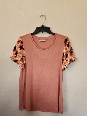 Short Sleeve Floral Puff Sleeve Tee in Dusty Rose